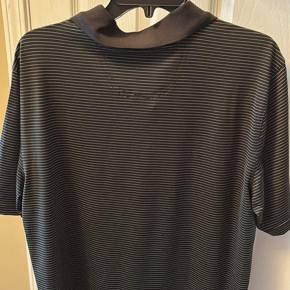 BCG by Academy. Great brand! Men’s large. Black with grey stripes. - Picture 4 of 4